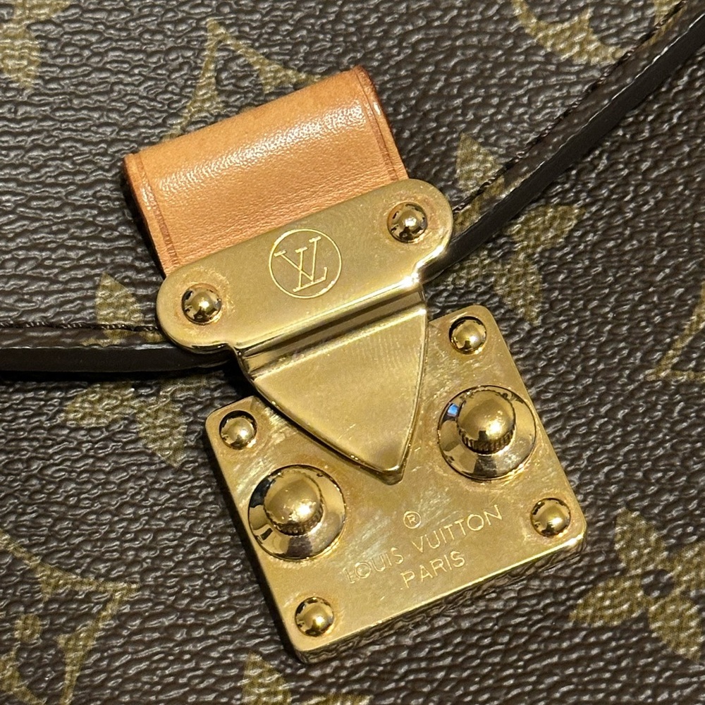 Louis Vuitton Monogram Crossbody Bag in Brown and Gold - Picture 5 of 8